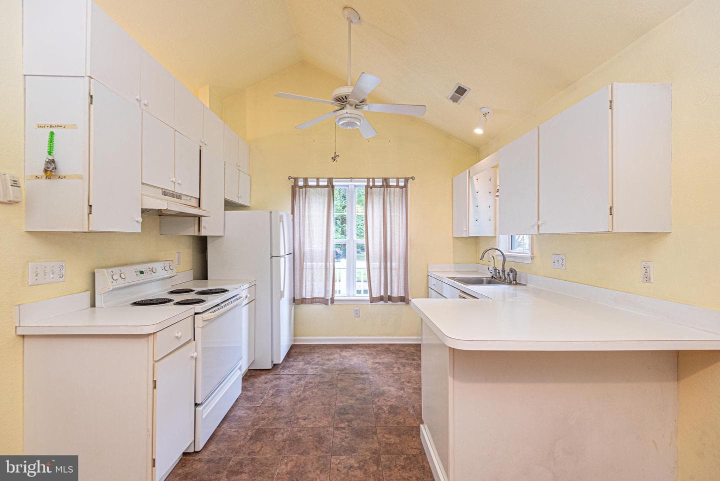 38 Garrett Drive photo 4