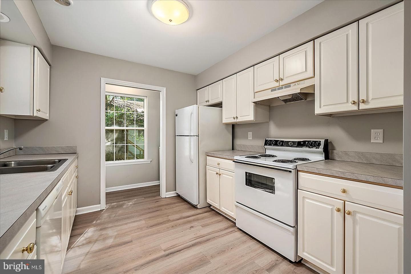 50 Cresthaven Drive photo 10