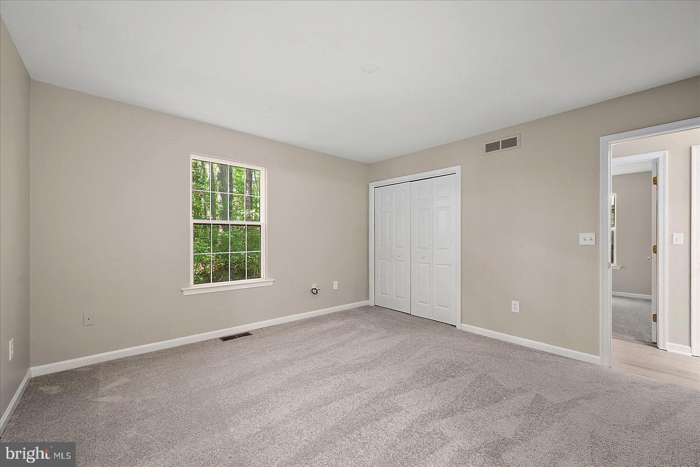 50 Cresthaven Drive photo 14