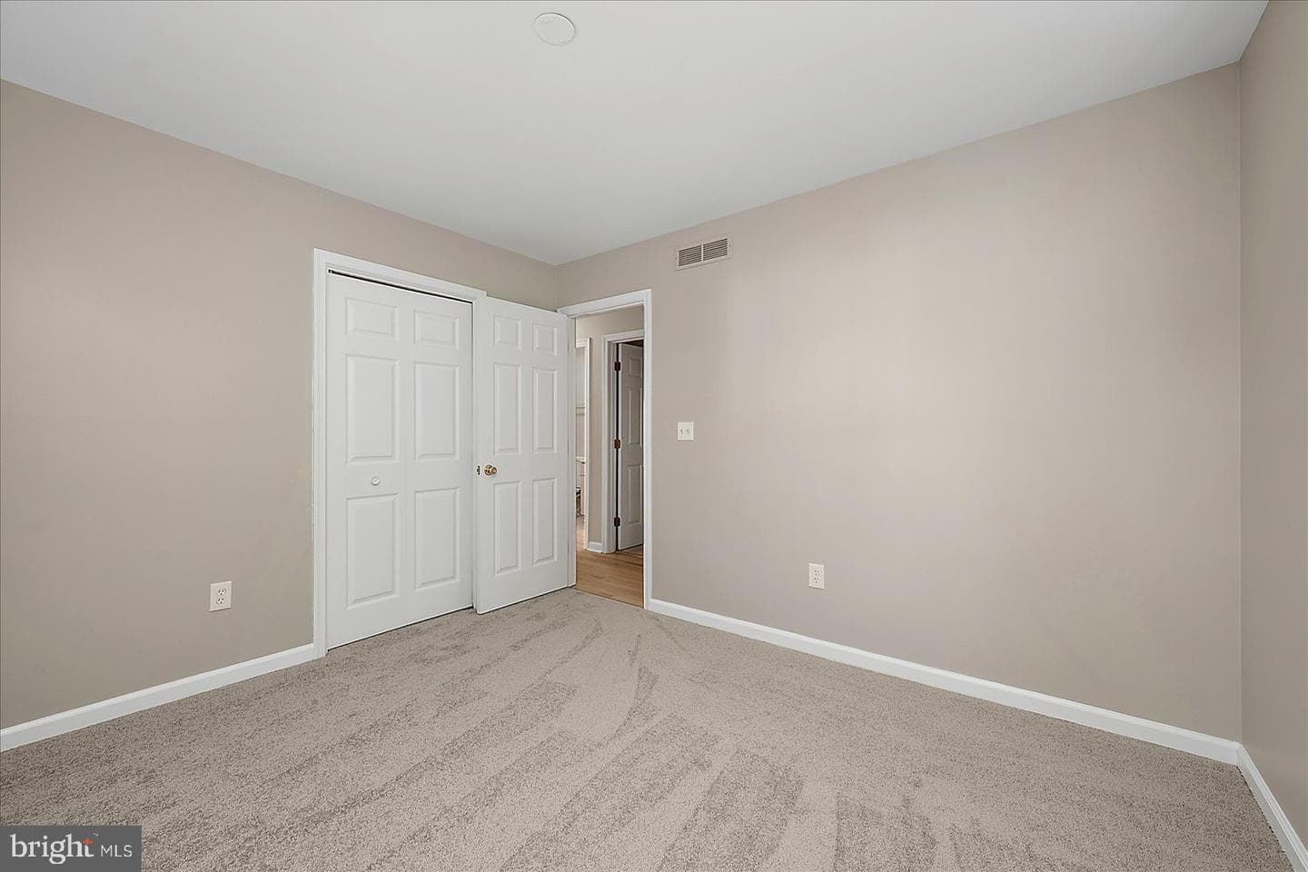50 Cresthaven Drive photo 19
