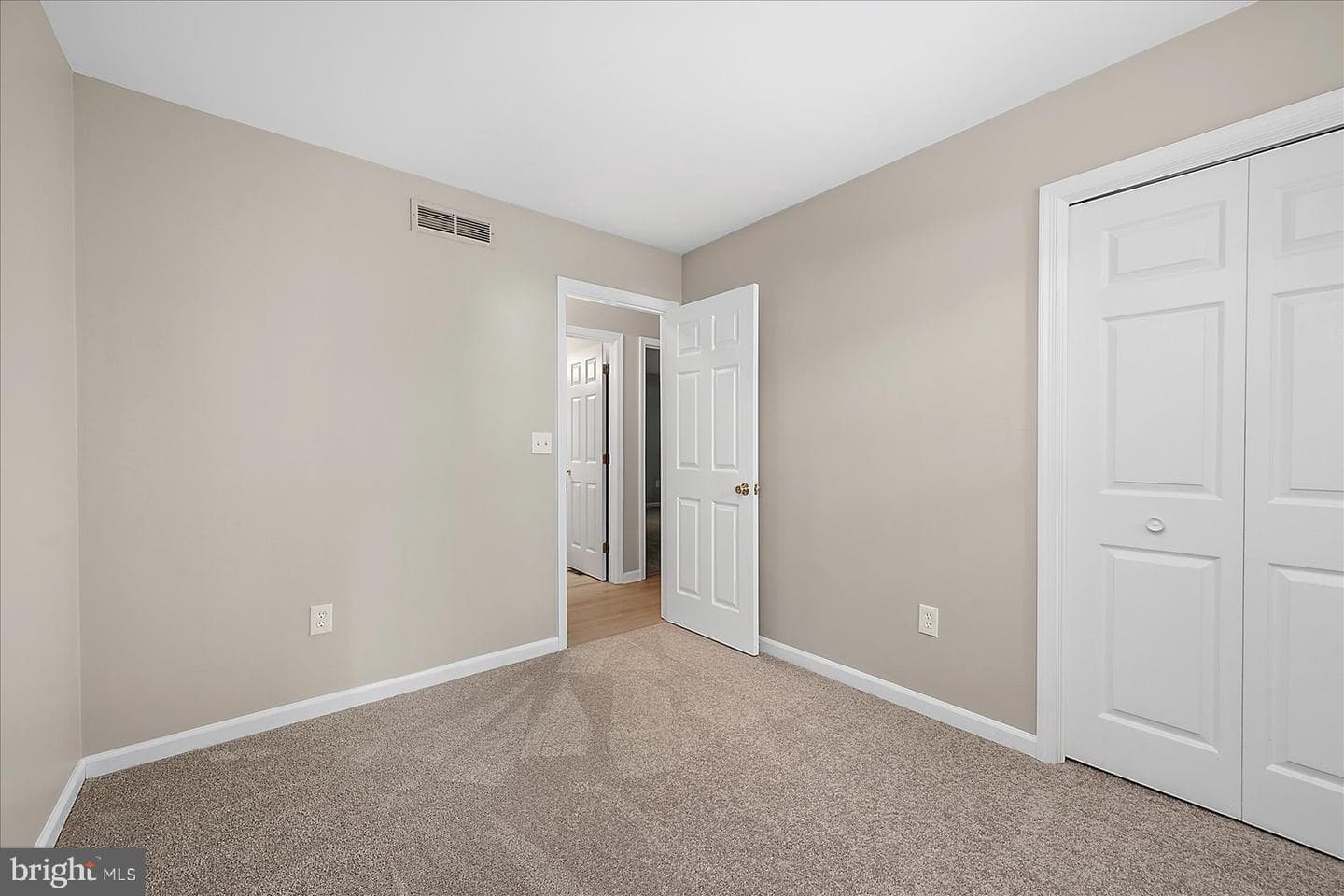 50 Cresthaven Drive photo 23