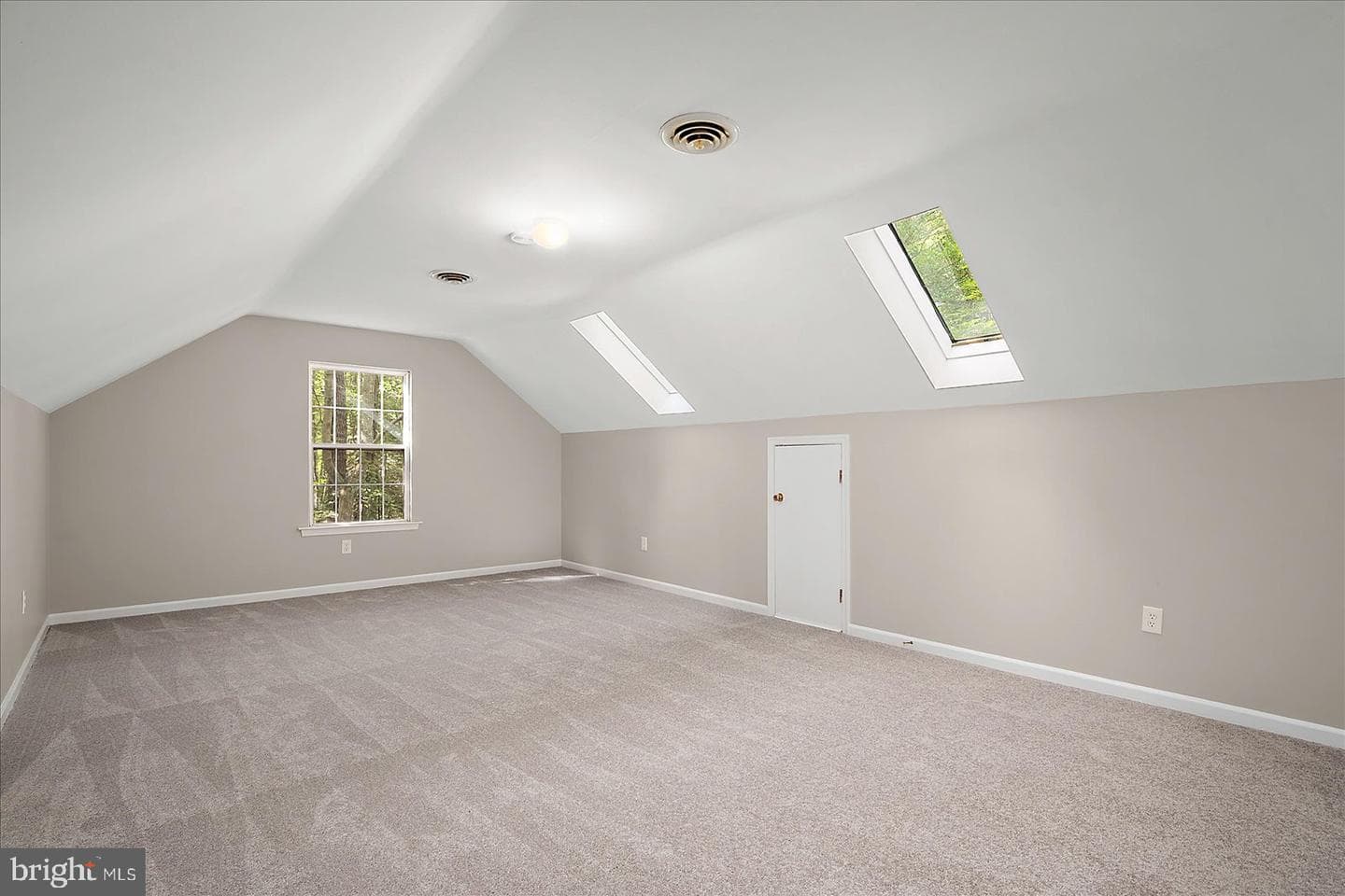 50 Cresthaven Drive photo 26