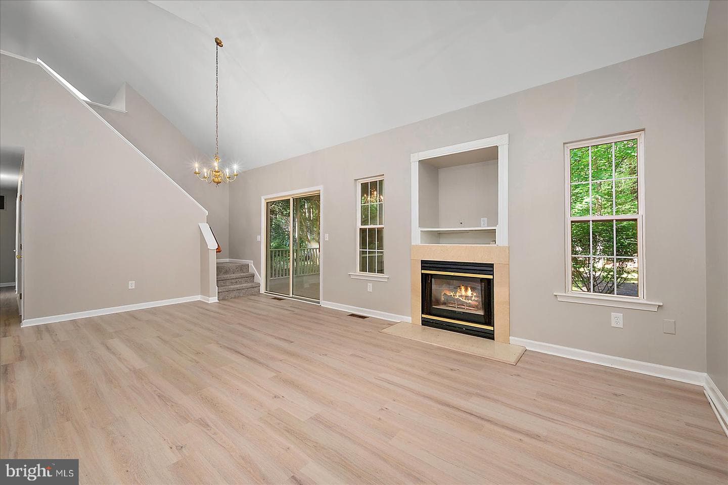 50 Cresthaven Drive photo 3