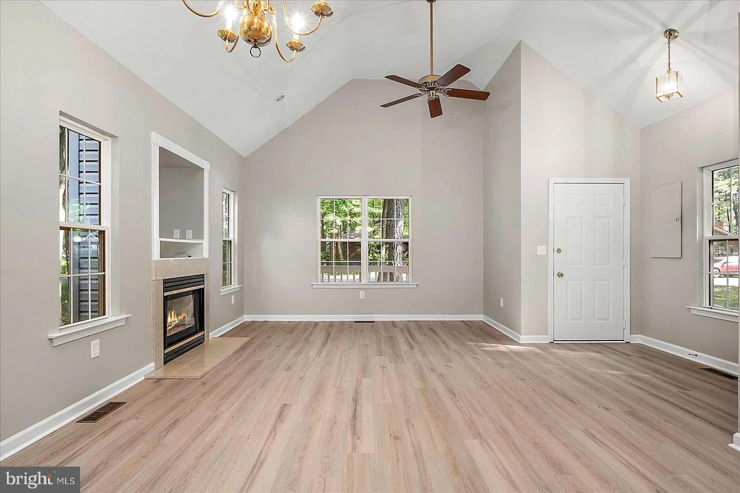 50 Cresthaven Drive photo 4