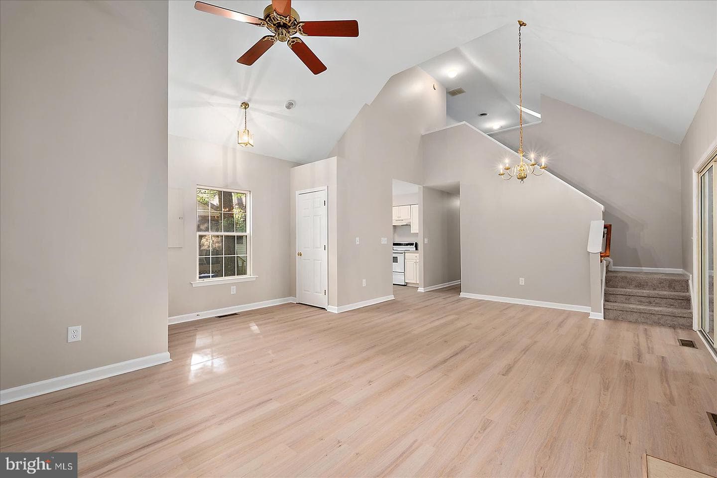 50 Cresthaven Drive photo 7