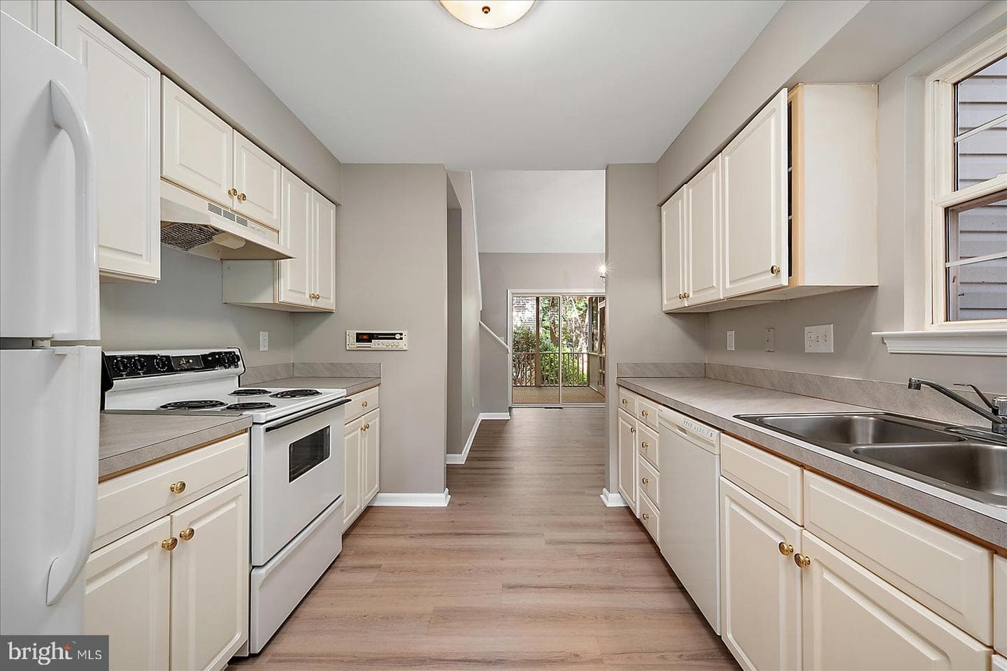 50 Cresthaven Drive photo 8