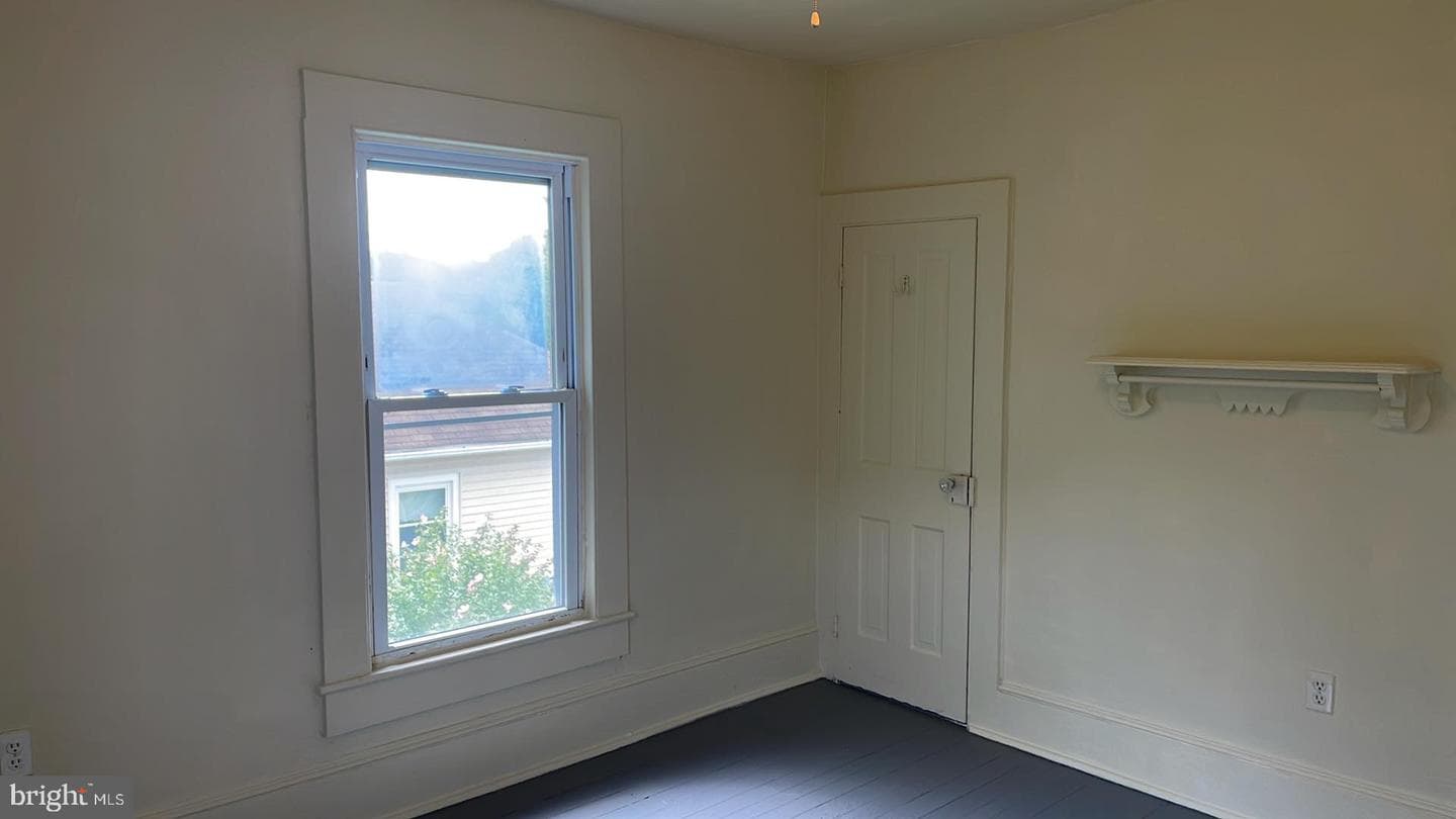1015 Clarke Avenue photo 10