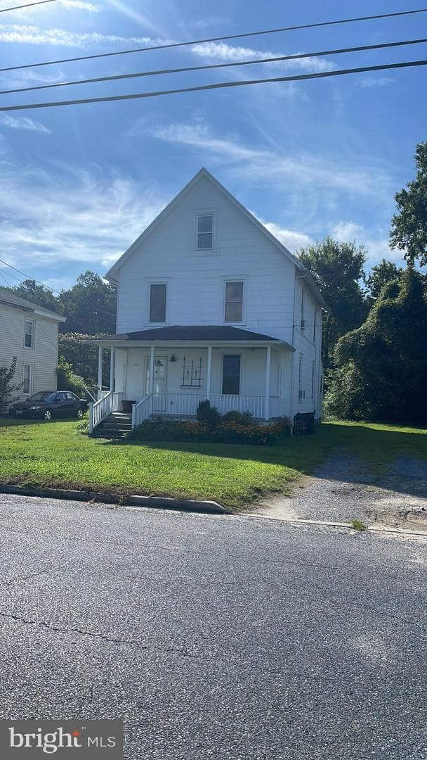 1015 Clarke Avenue photo 2