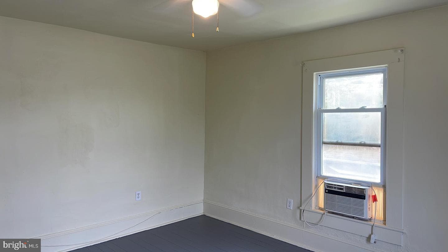 1015 Clarke Avenue photo 8