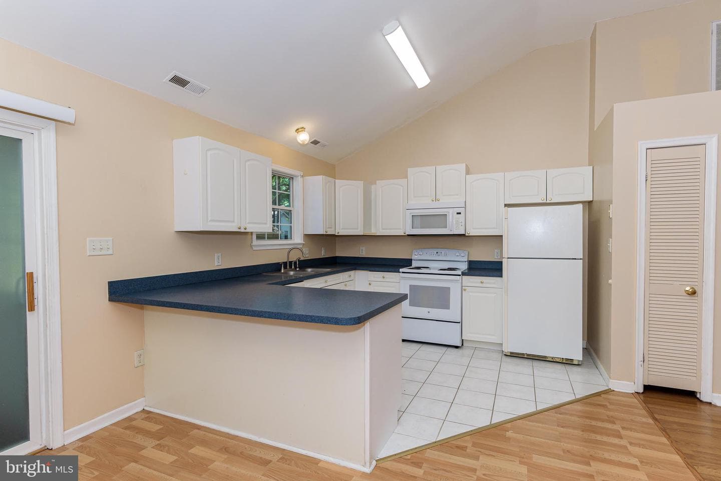 1040 Ocean Parkway photo 17