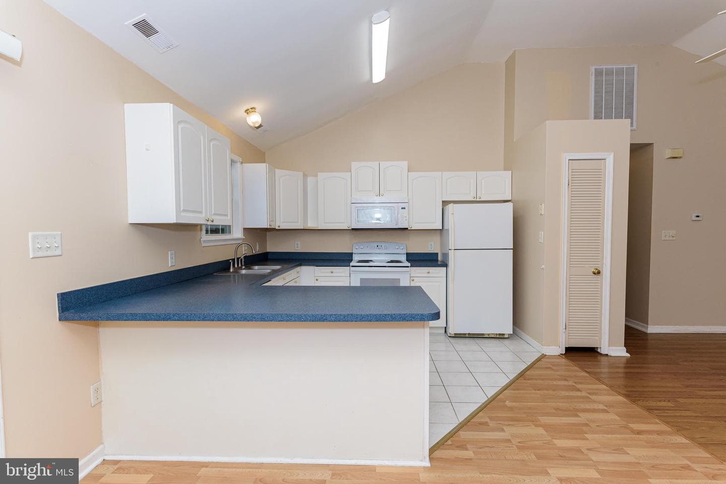 1040 Ocean Parkway photo 18