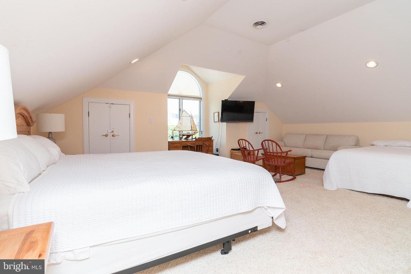 13525 Madison Avenue photo 59