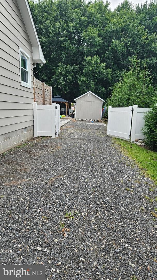 12525 Fleetway Drive photo 6