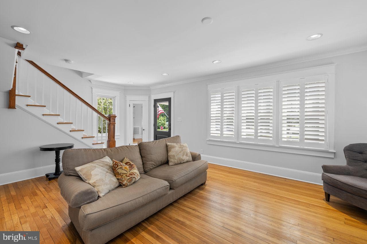 203 Pitts Street photo 36
