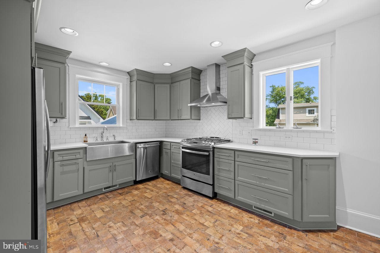 203 Pitts Street photo 7