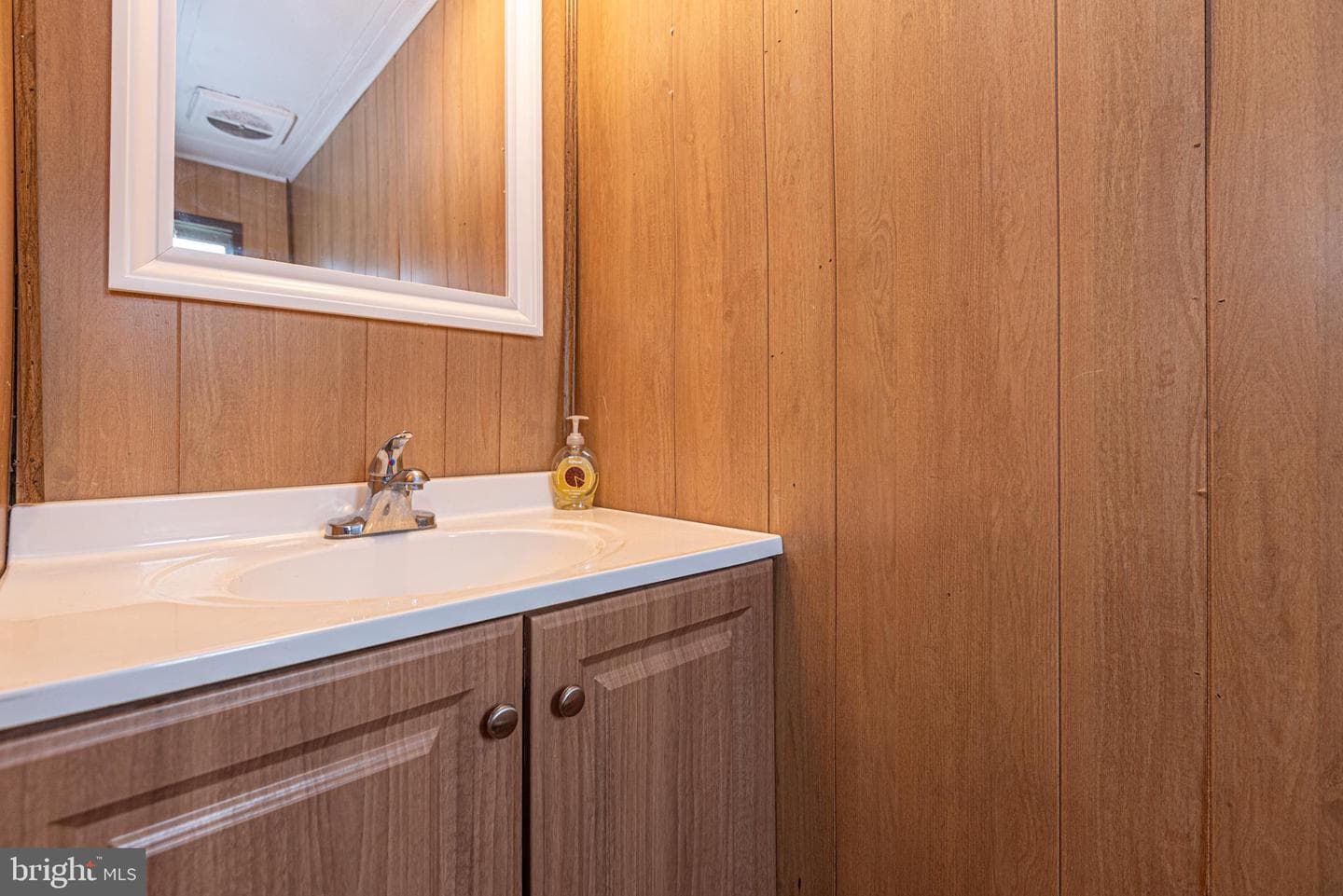 13334 Colonial Road photo 22