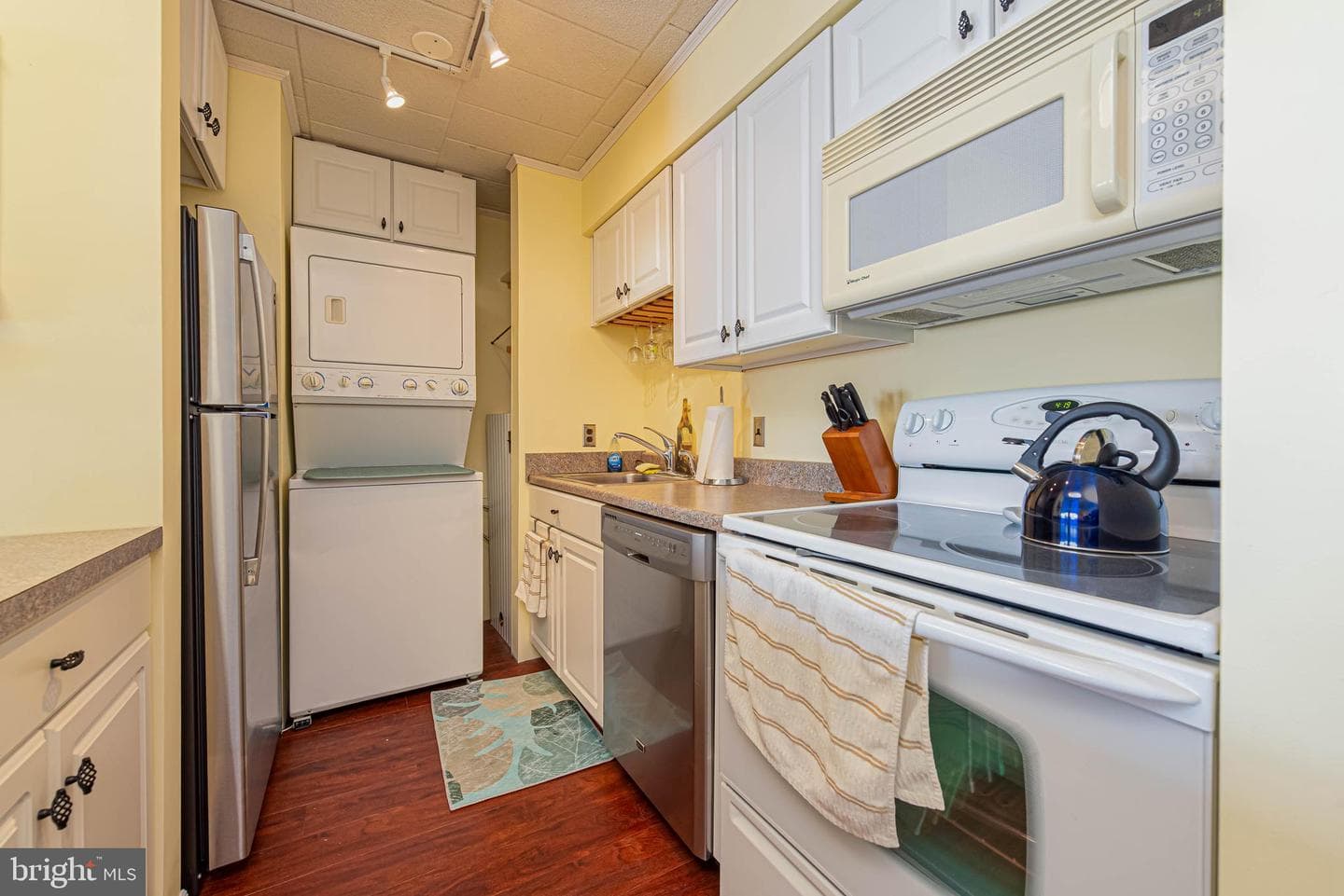 745 Mooring Road #406 photo 12