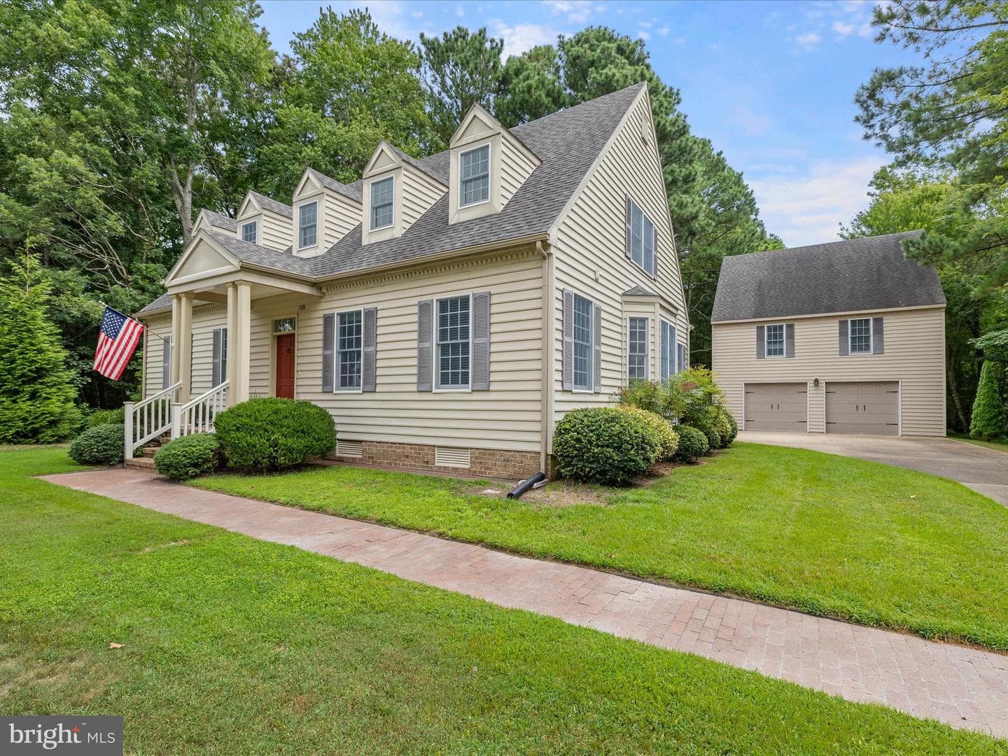 1619 Mercers Way photo 3