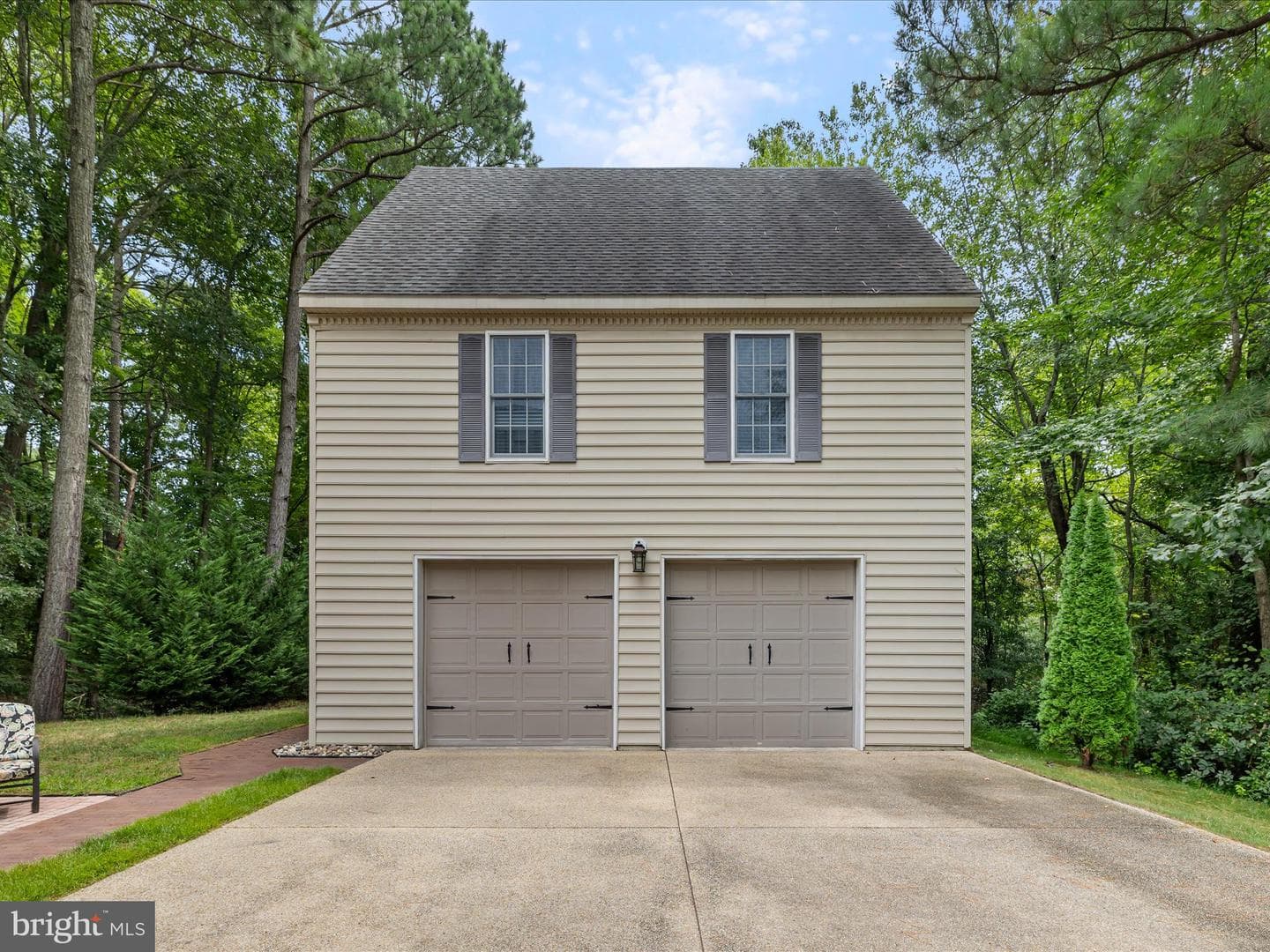 1619 Mercers Way photo 4