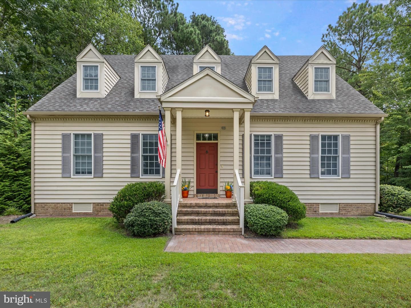 1619 Mercers Way photo 5