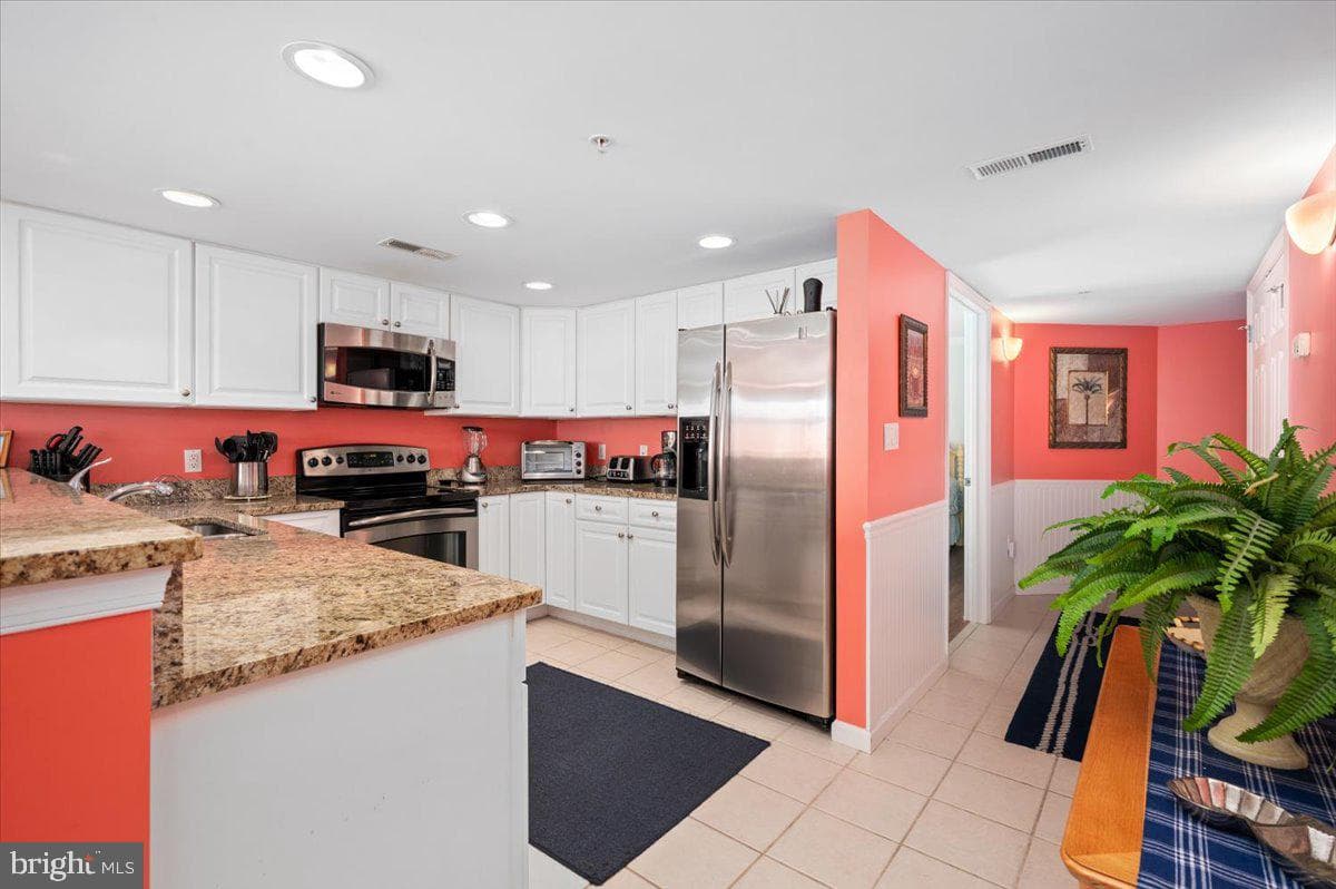 107 Somerset Street #204 photo 13
