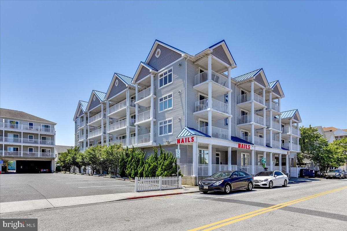 107 Somerset Street #204 photo 2