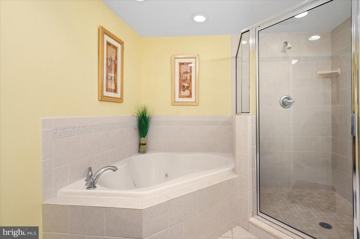 107 Somerset Street #204 photo 25
