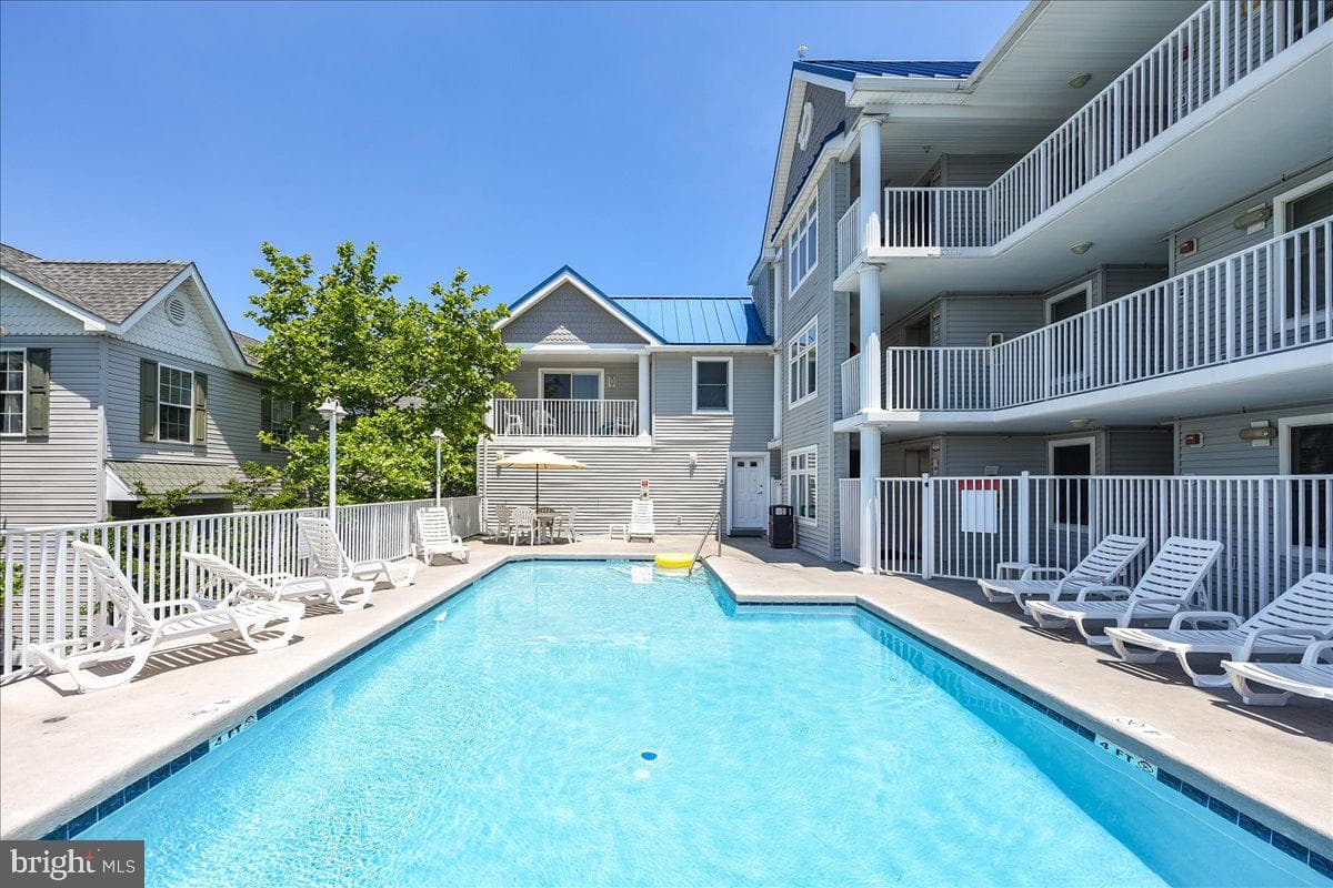 107 Somerset Street #204 photo 35