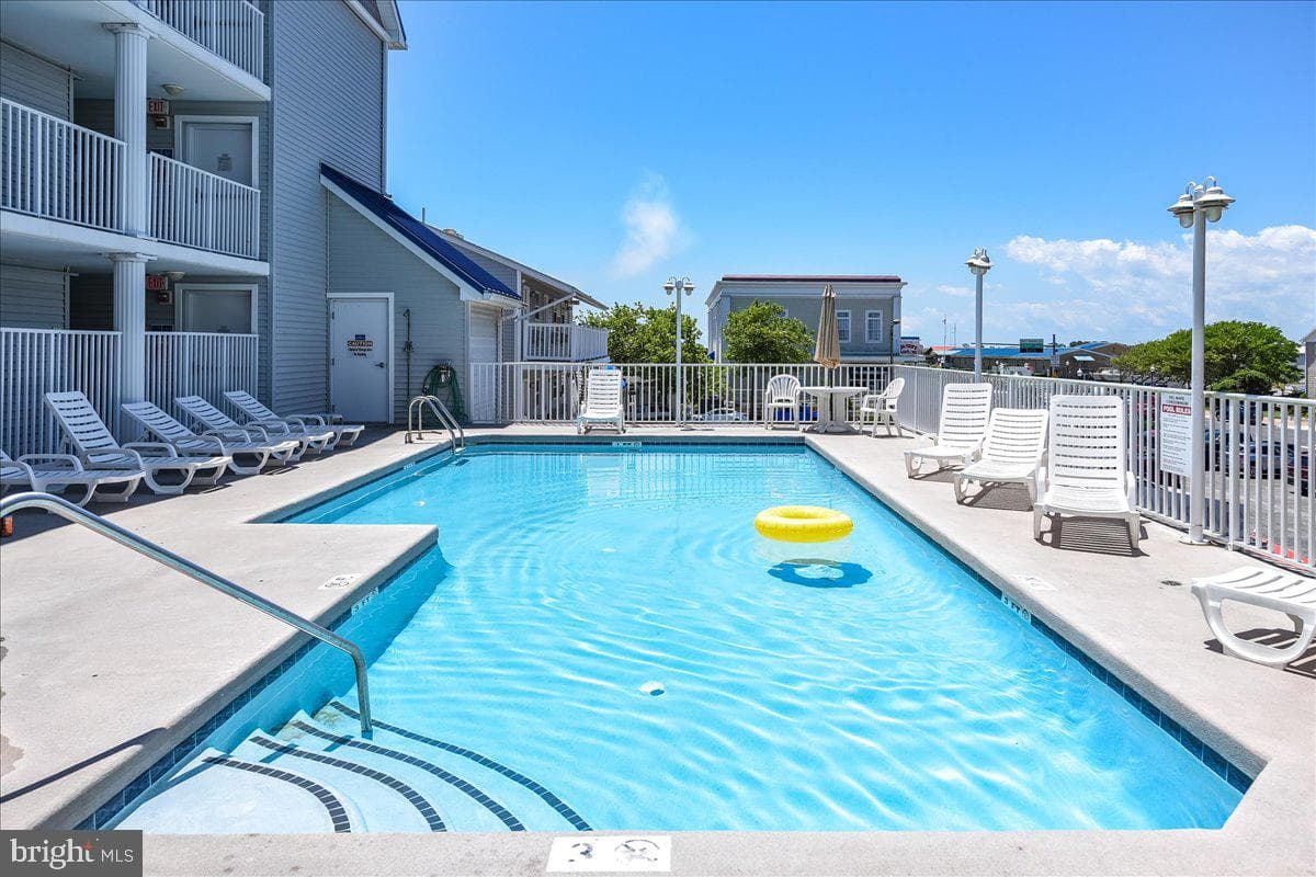 107 Somerset Street #204 photo 36