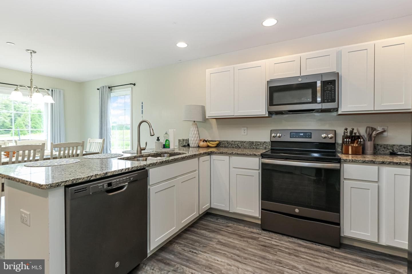 1910 N Old Mill Drive photo 6