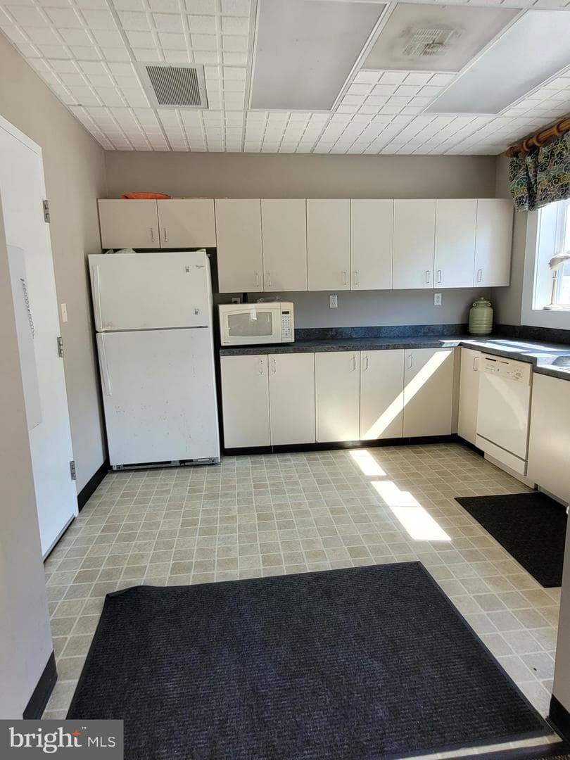 331 Schooner Lane #302 photo 32