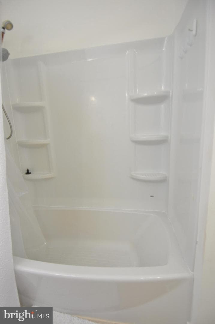 18 Greenway Avenue photo 32