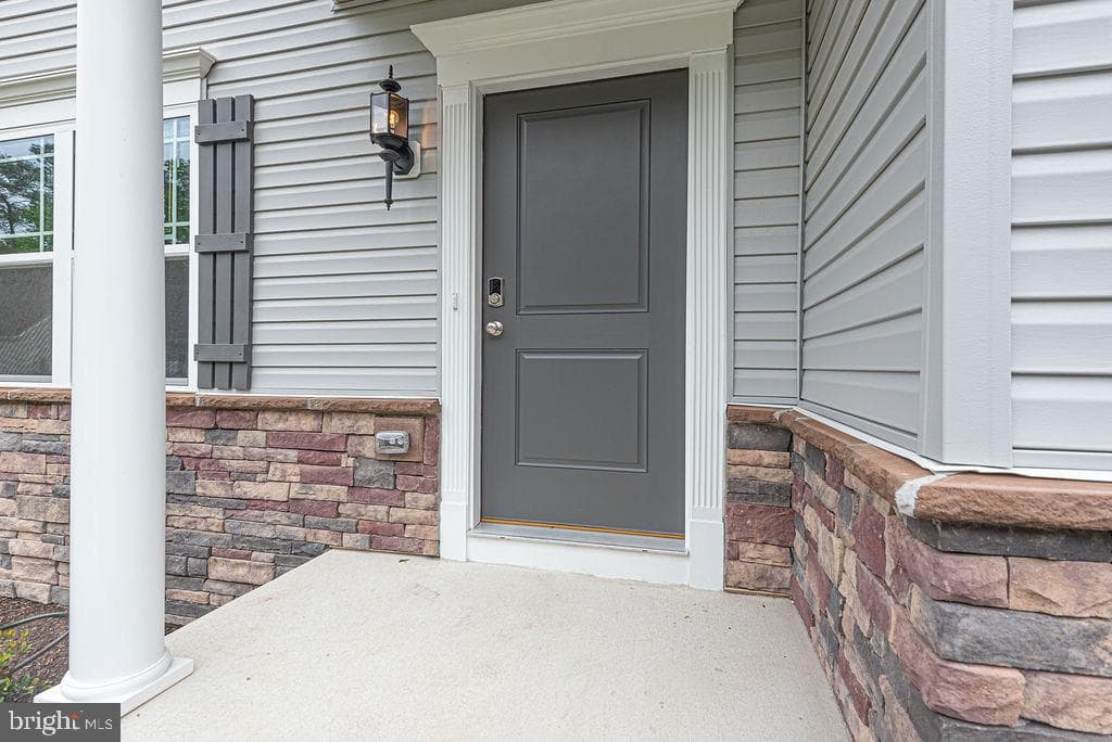 71 Hingham Lane photo 3