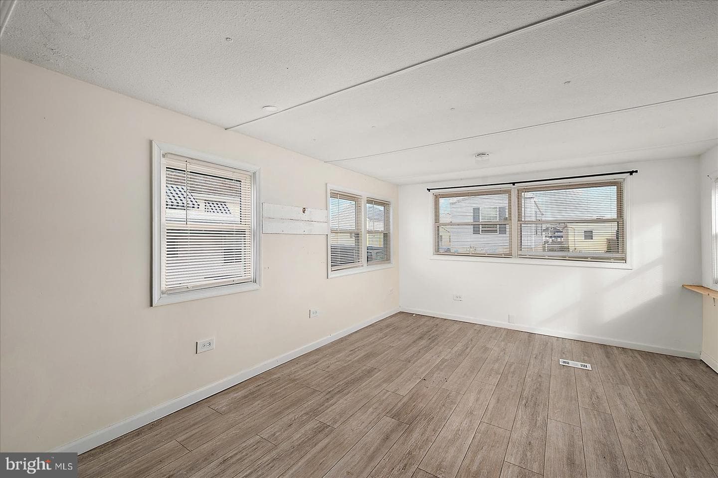 27 Middle Way Lane photo 14