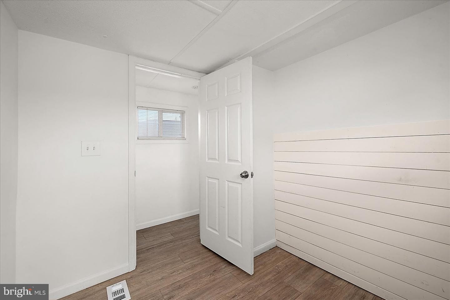 27 Middle Way Lane photo 17