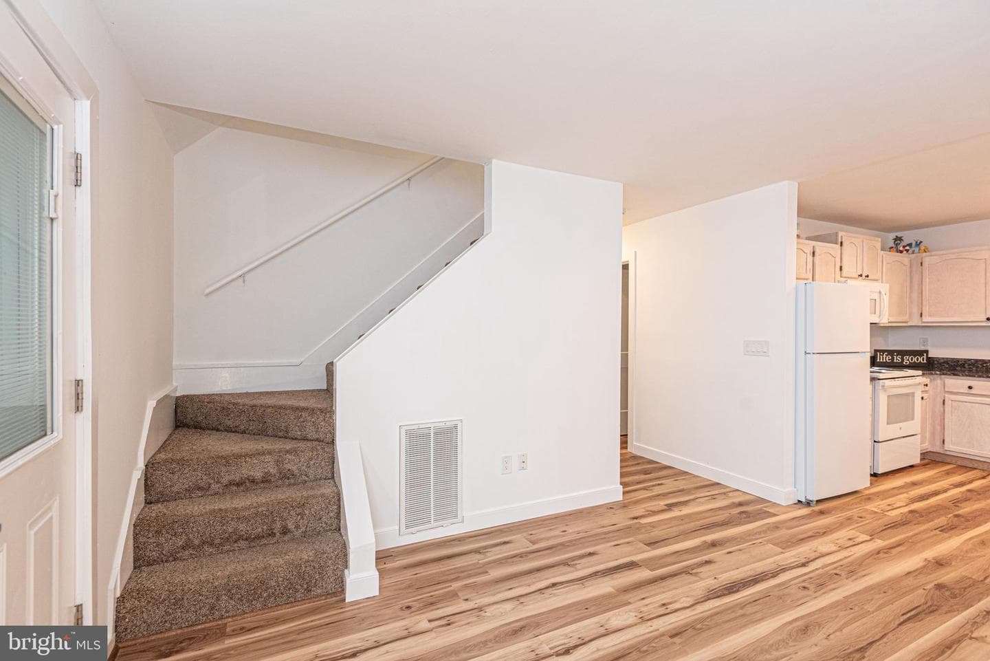 14 Hickory Way photo 16
