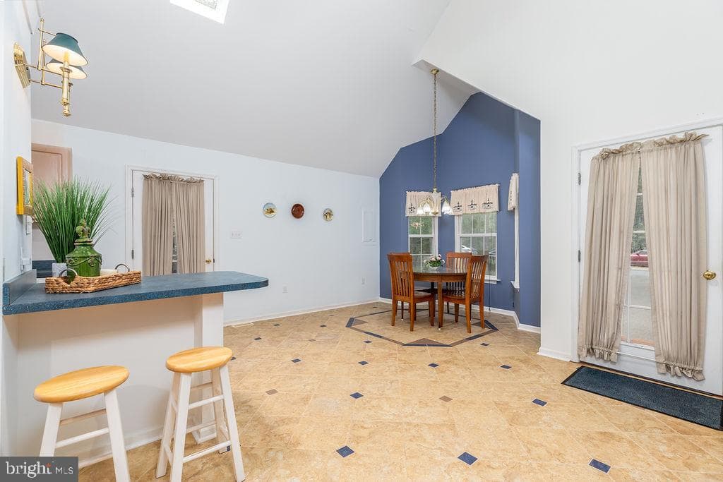 124 Camelot Circle photo 10