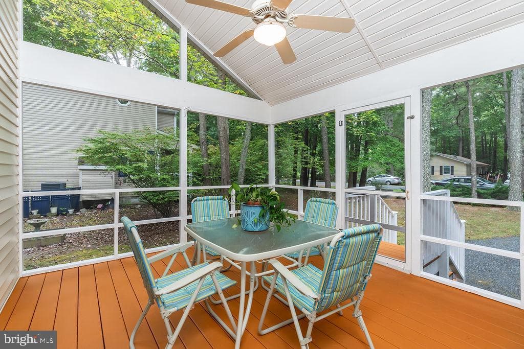 124 Camelot Circle photo 17