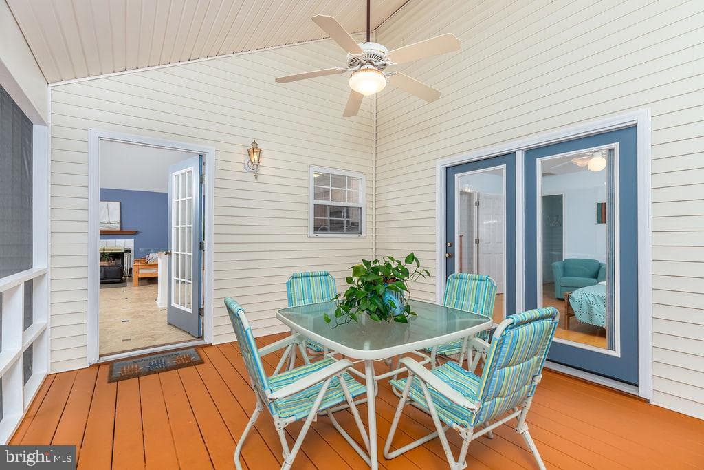 124 Camelot Circle photo 18