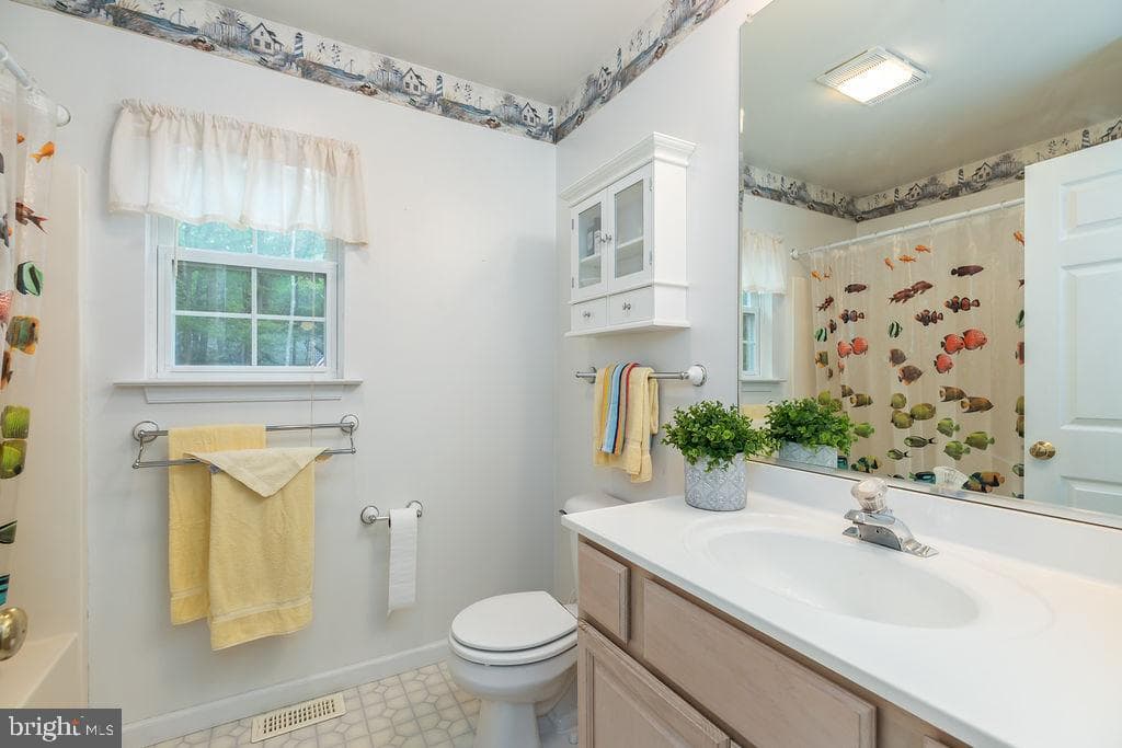 124 Camelot Circle photo 19