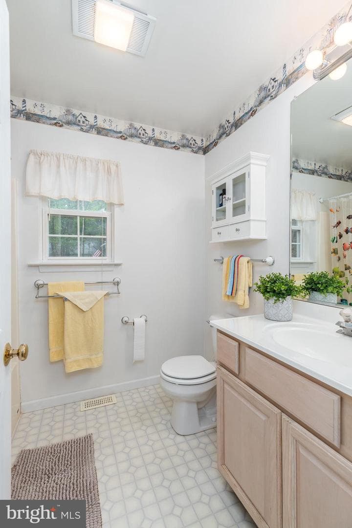 124 Camelot Circle photo 20