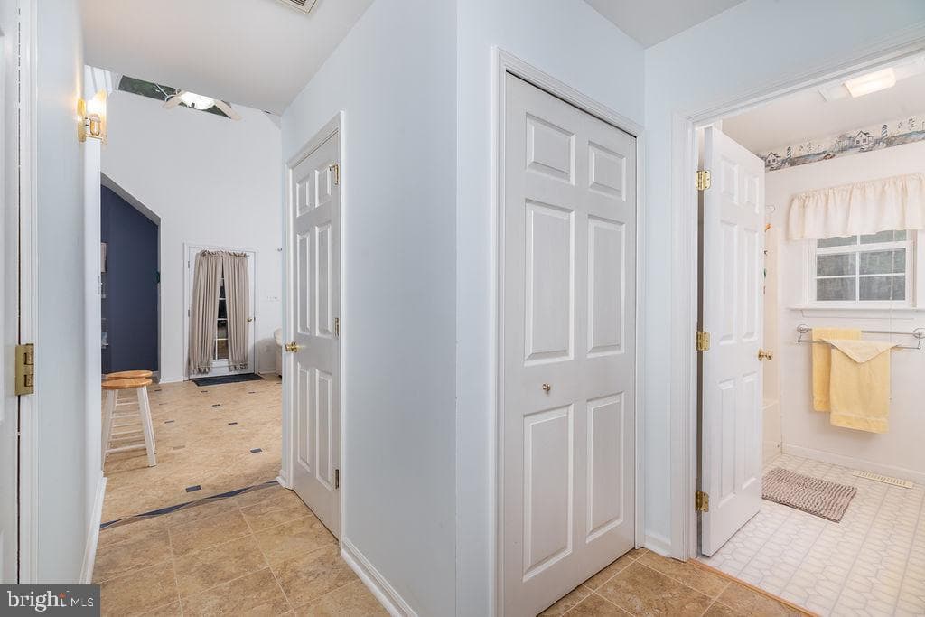 124 Camelot Circle photo 24