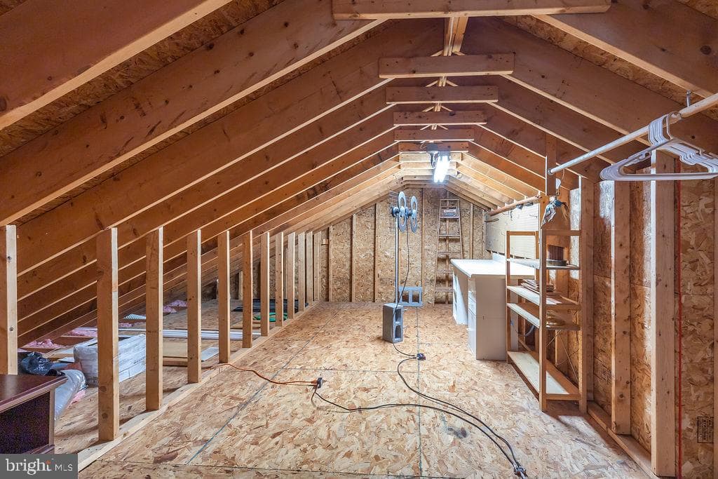 124 Camelot Circle photo 35