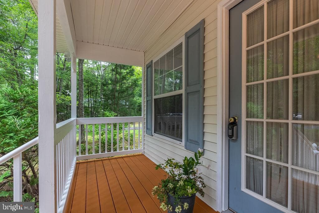 124 Camelot Circle photo 6