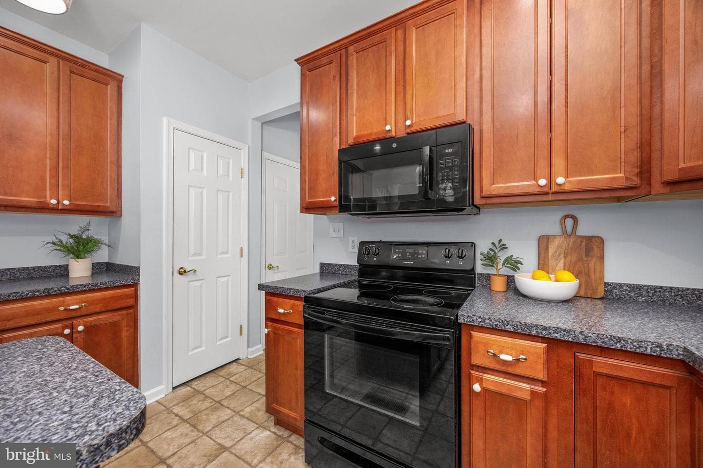 2606 Cambrook Drive photo 33