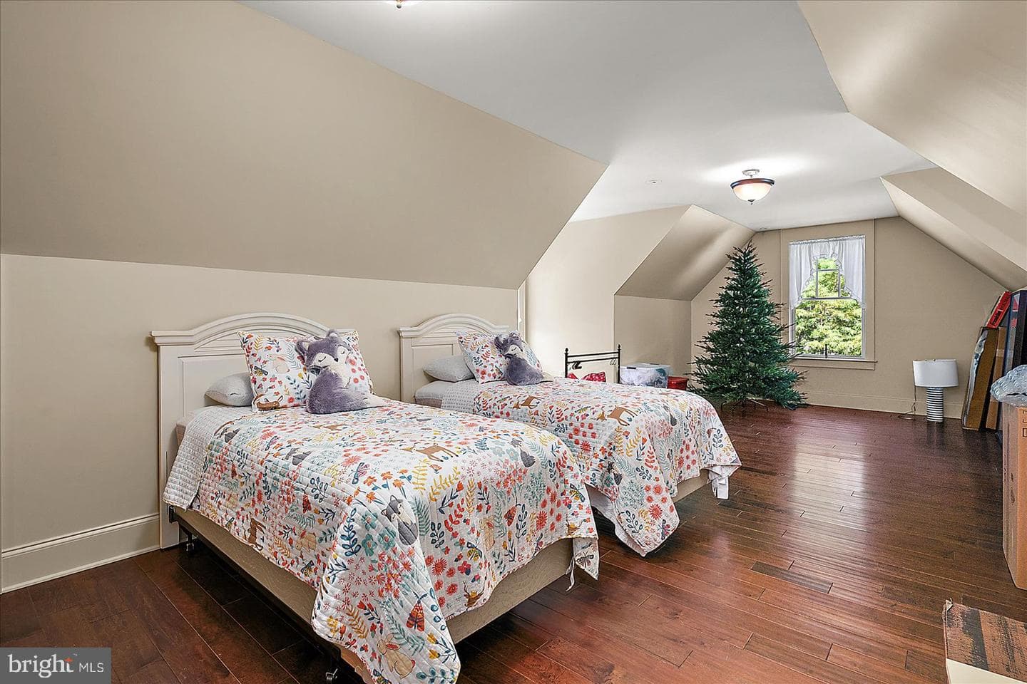 107 Port Arthur Court photo 100