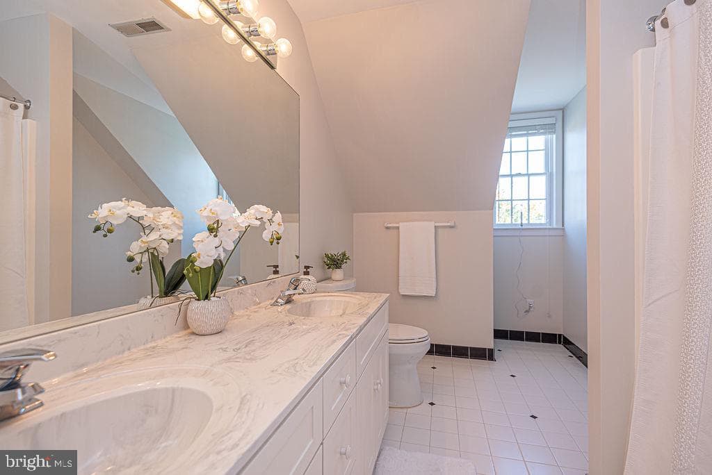 1407 N Chase Street photo 55