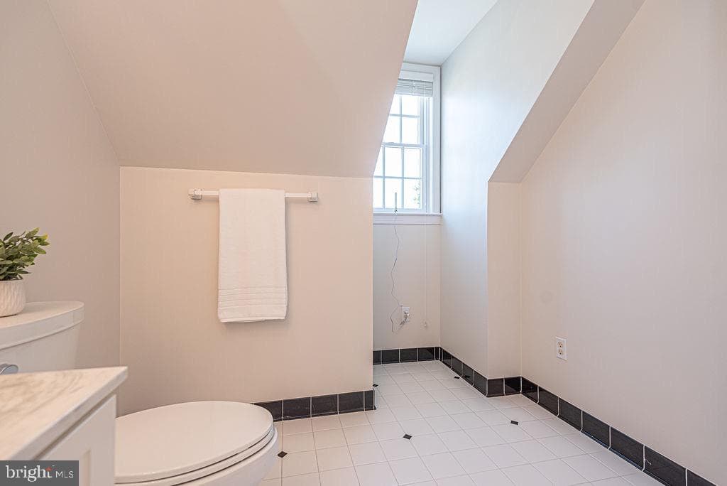 1407 N Chase Street photo 56