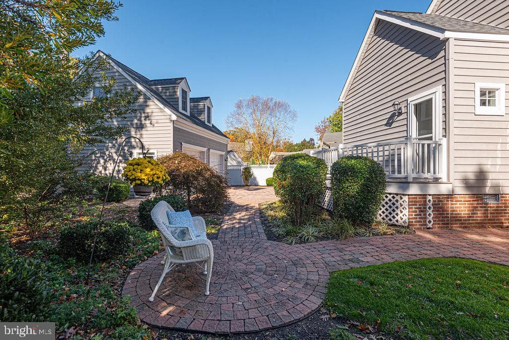 1407 N Chase Street photo 77