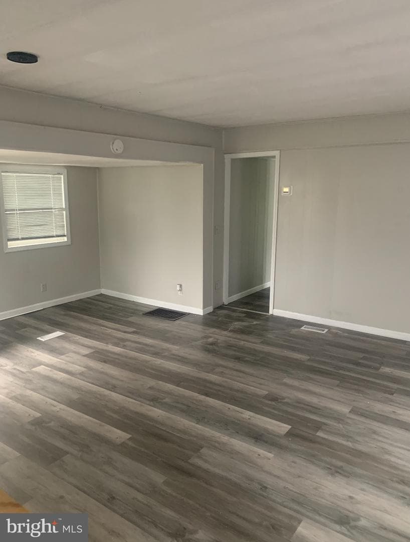 13318 Colonial Road photo 6